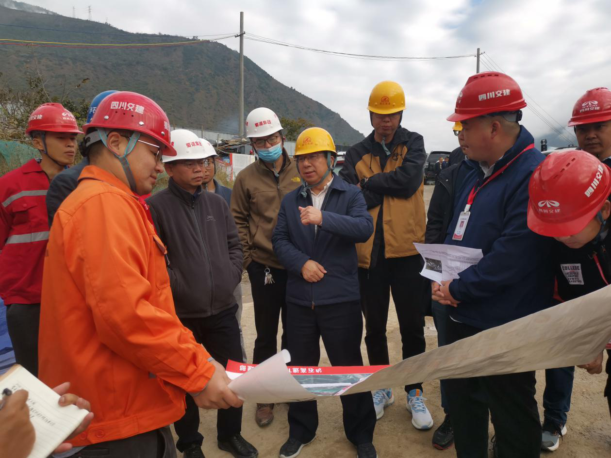 藏高公司专项检查泸石高速公路建设管理情况.png
