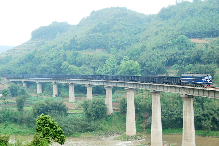 隆（昌）叙（永）铁路.JPG