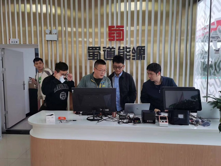 现场工作照1.jpg