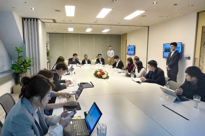 12.15+成渝公司机构投资者路演会在香港成功举办.jpg