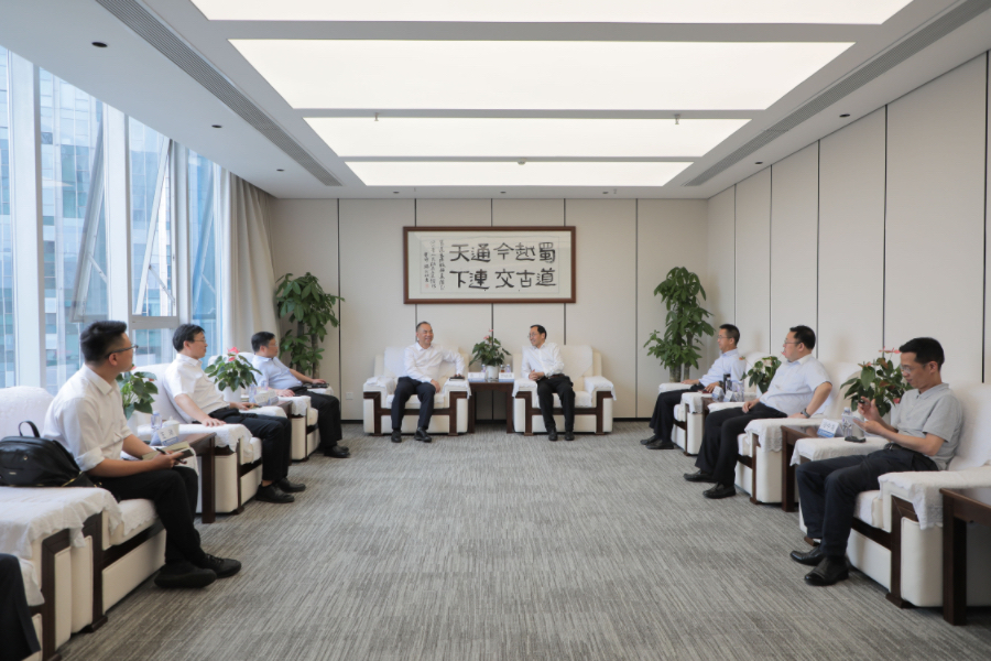 蜀道交通服務(wù)集團(tuán)與中國(guó)航油石油公司舉行工作座談?wù)掌?.jpg