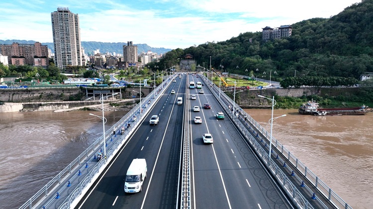 岷江大桥鸟瞰图--加固改造完成后(1).jpg