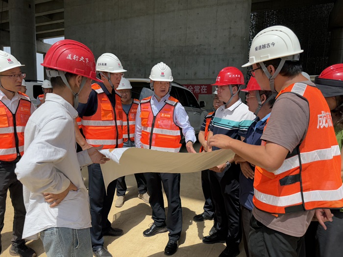 5.19+成渝公司党委副书记、副董事长、总经理游志明督导成乐扩容项目安全生产工作.jpg