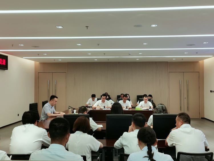 肖总讲党课.jpg