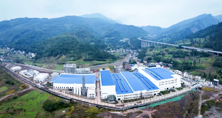 1761877547936770.png 10.24蜀能矿产公司磷酸铁锂项目累计产量突破5万吨.png