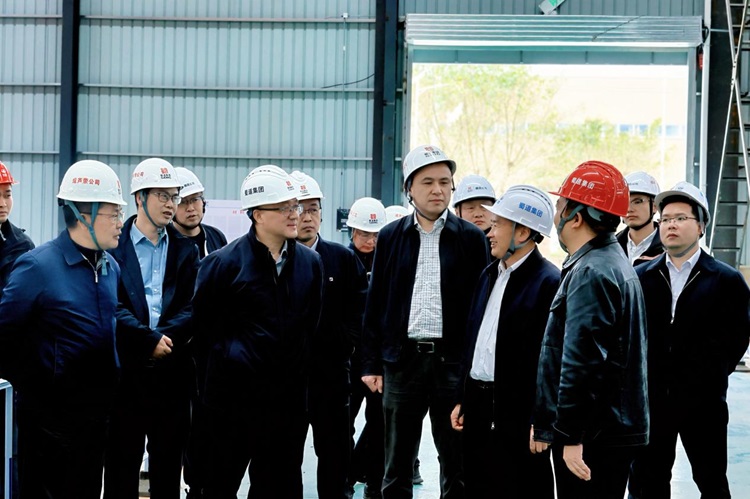 1774598718446164.jpg 蜀道集团副总经理蒋永林调研邛芦荥高速公路建设情况.jpg